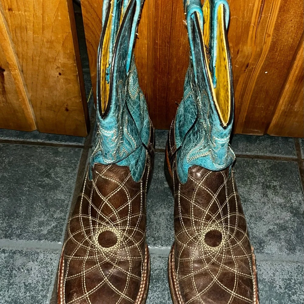 Cowgirl Boots! - Picture 4 of 4